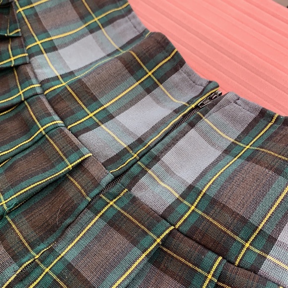 SchoolGirl Skirt - Picture 3 of 5